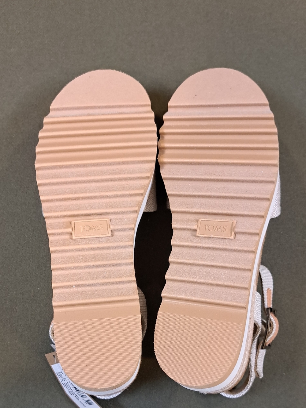 Toms Diana Wedge Sandal - Color: Natural - Size: 7.5 Wide - Picture 9 of 10